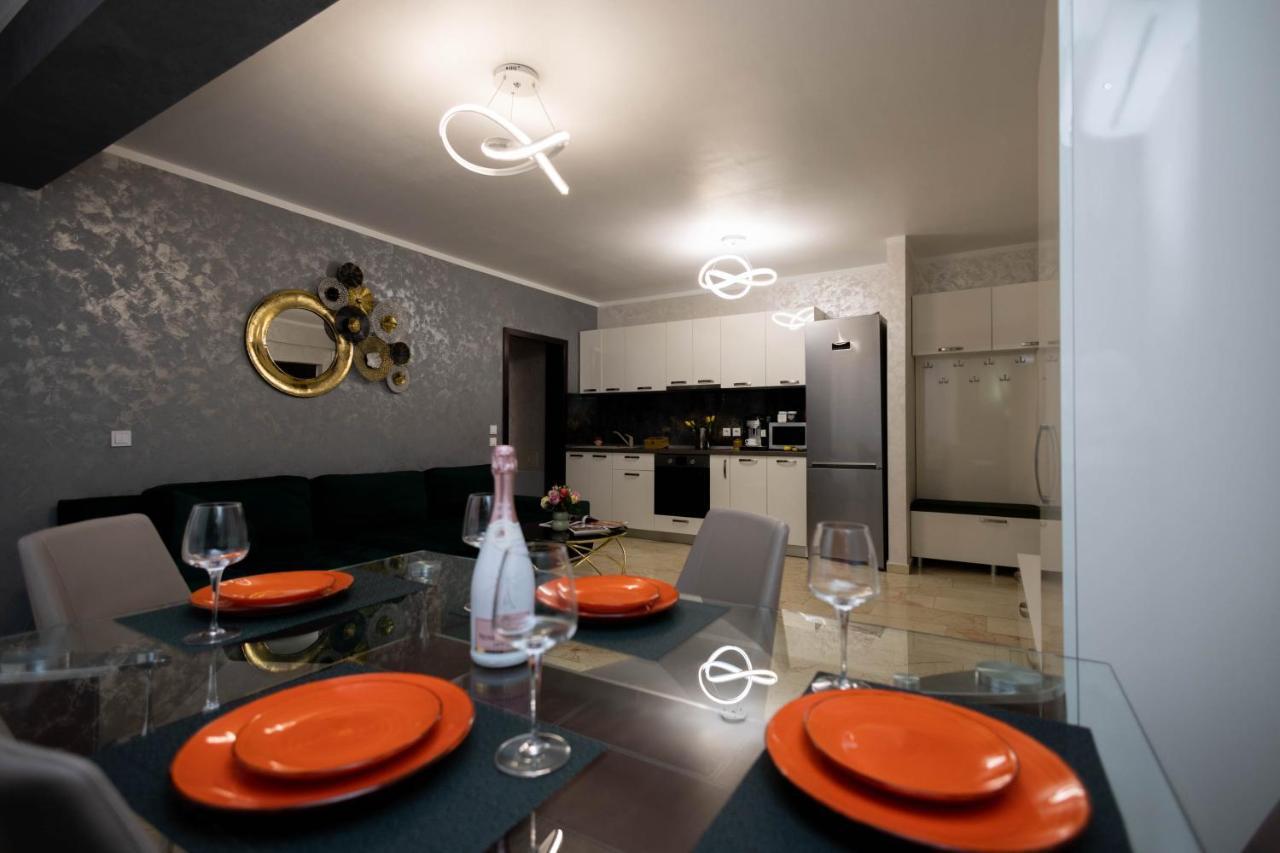 Central Apartament 3 Apartment Яш Екстериор снимка