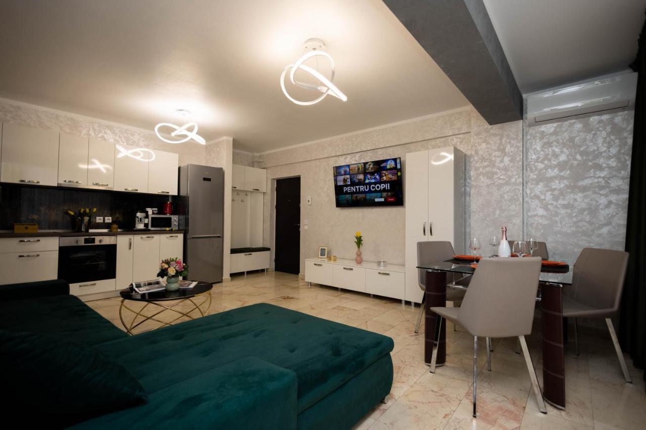 Central Apartament 3 Яш Екстериор снимка